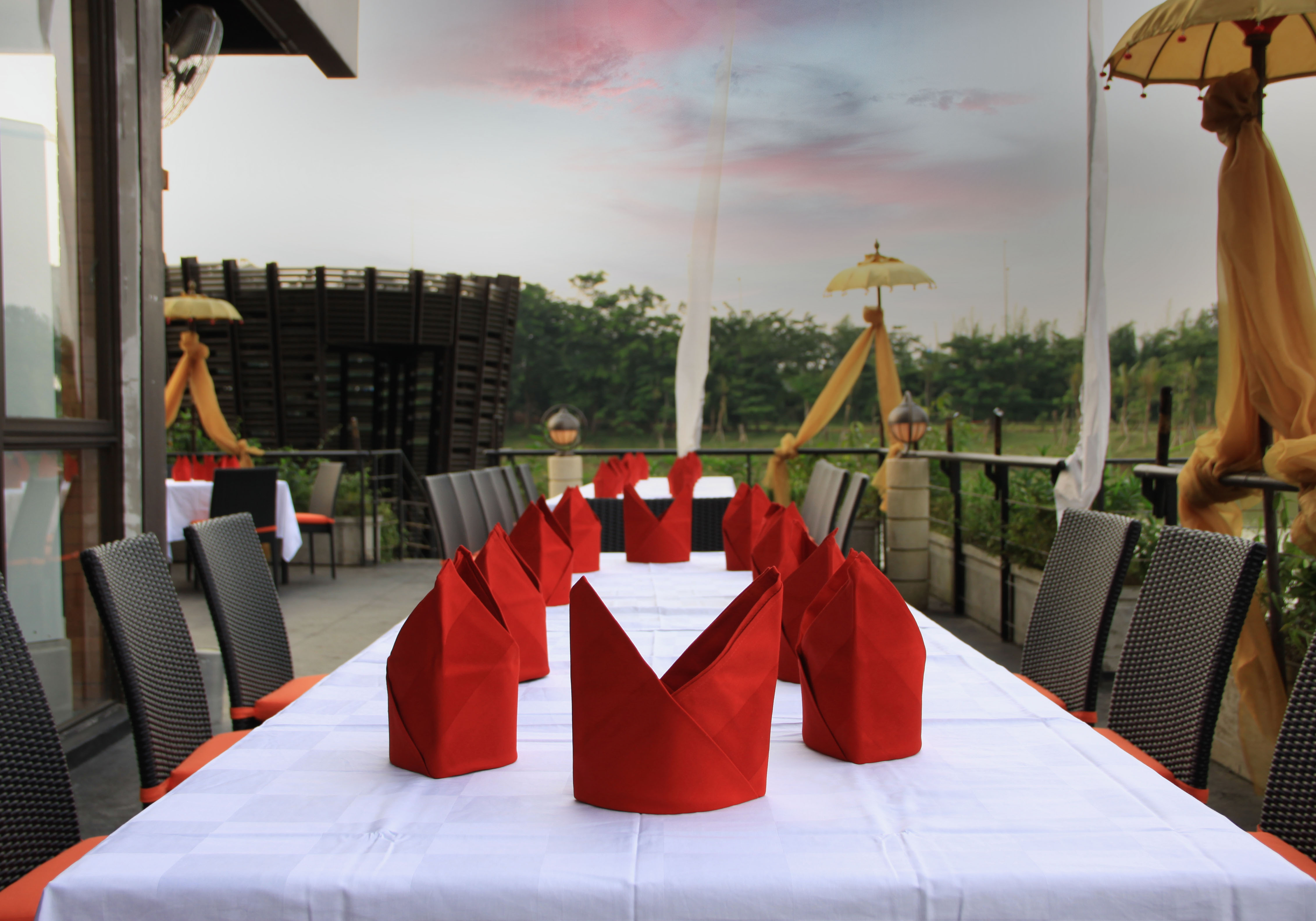 Bebek Bengil Restaurant The Breeze - Tangerang