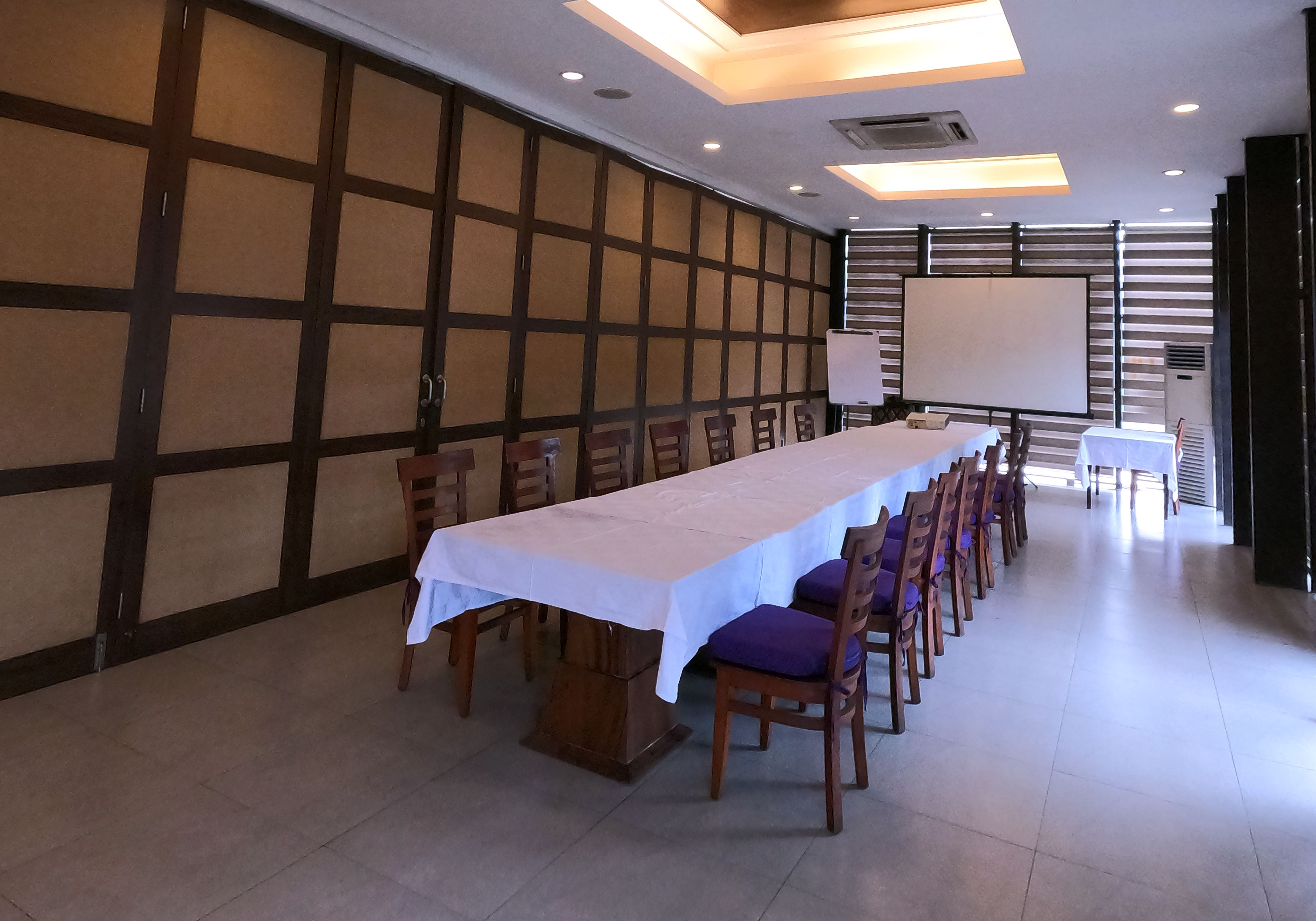 Bebek Bengil Restaurant The Breeze - Tangerang