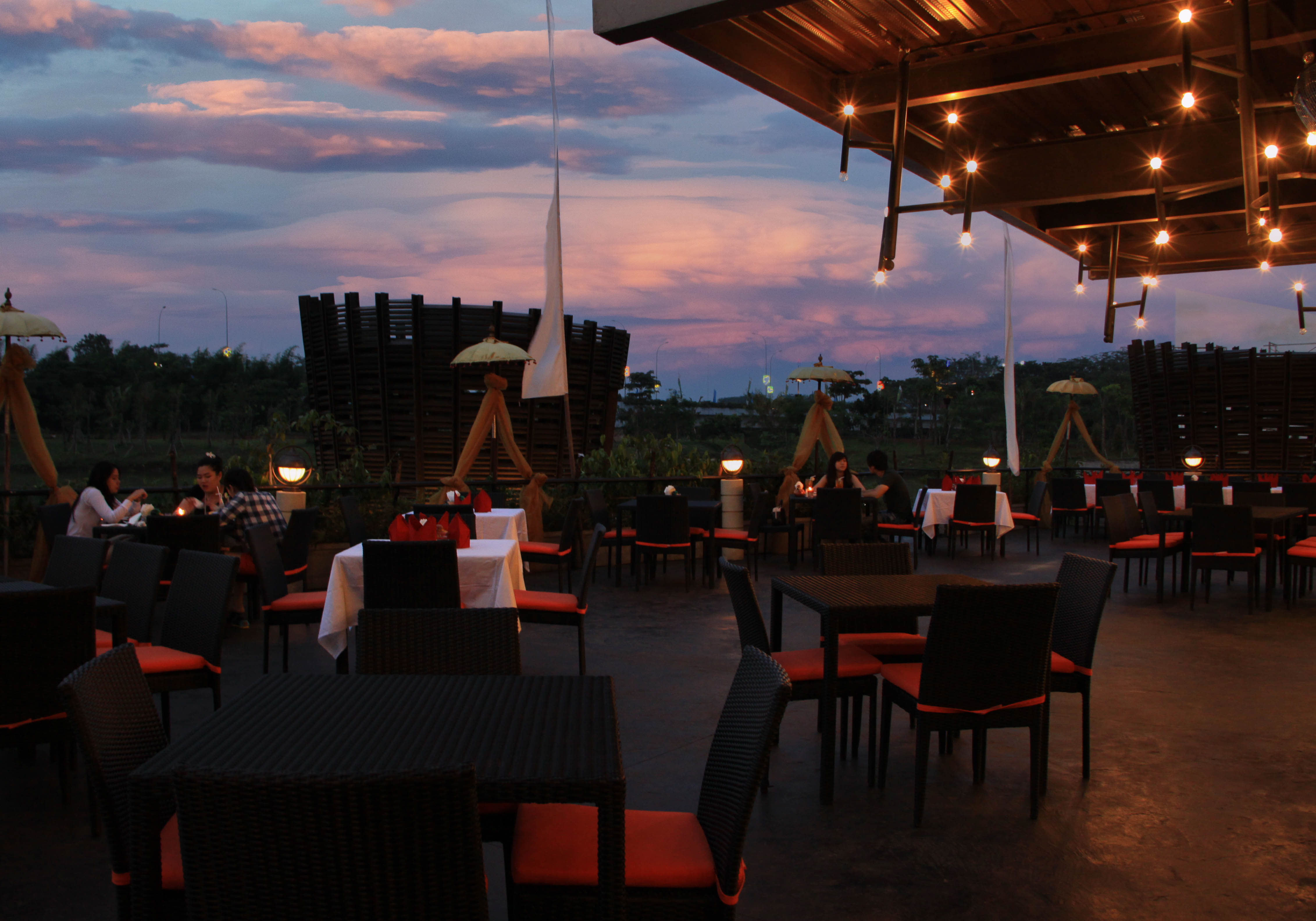Bebek Bengil Restaurant The Breeze - Tangerang