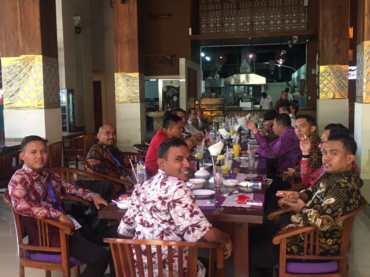 Lunch Kementrian Desa di Bebek Bengil Nusa dua
